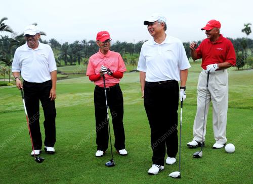 SG03_14042012_AGONG_GOLF