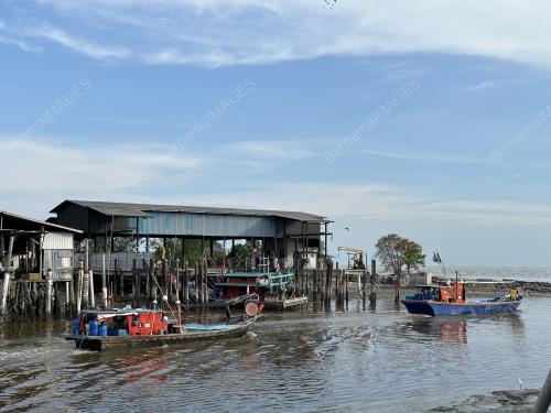 INDUSTRI PERIKANAN