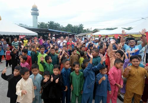 DATUK SERI DR DZULKEFLY AHMAD