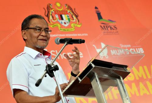 DATUK SERI DZULKEFLY AHMAD