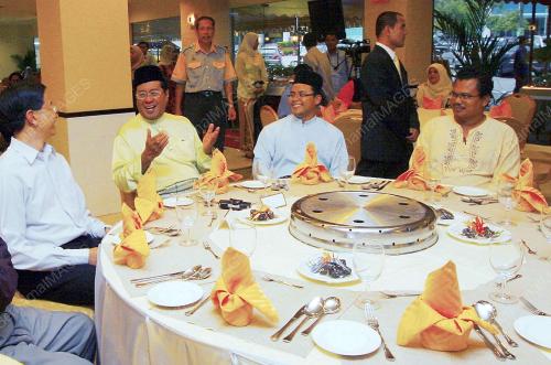 TAN SRI ABDUL KHALID IBRAHIM