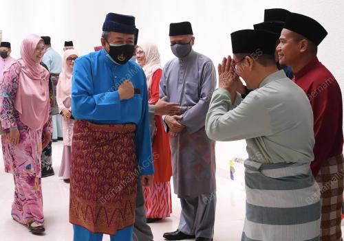 SULTAN SHARAFUDDIN IDRIS SHAH