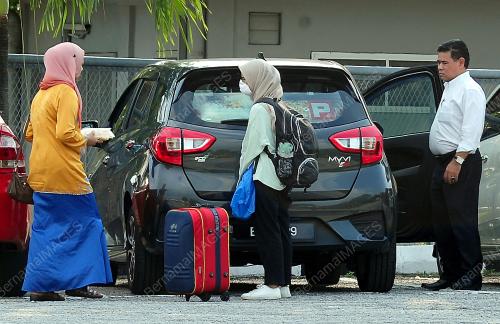 PELAJAR PULANG KE KAMPUNG SUSULAN PERINTAH KAWALAN PERGERAK