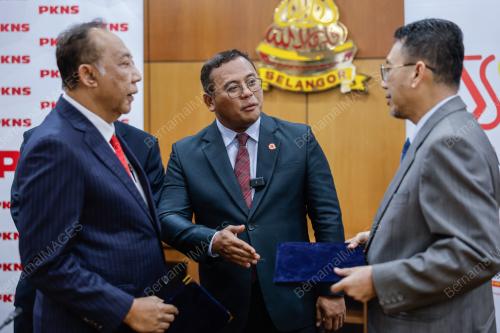 DATUK SERI AMIRUDIN SHARI