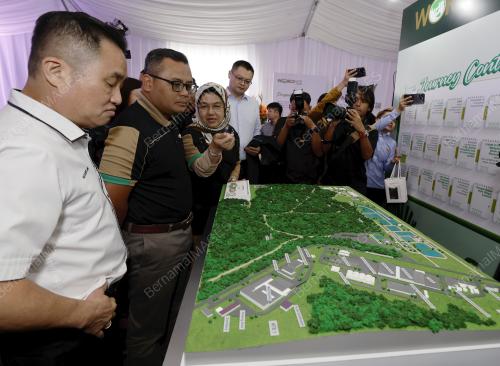 DATUK SERI AMIRUDIN SHARI