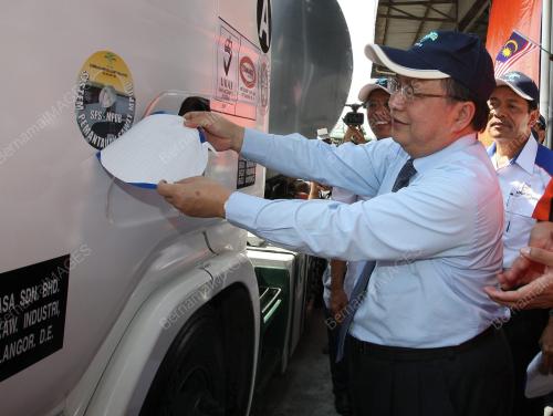 TAN SERI BERNARD DOMPOK