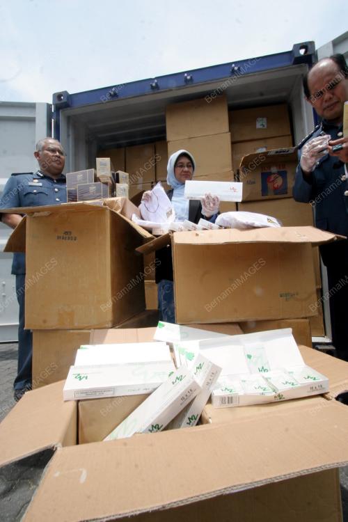 KASTAM_RAMPAS DAGING KHINZIR DAN ROKOK KRETEK