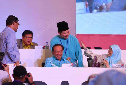 SG03_18112018_KONGRES_PKR