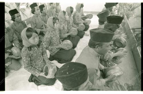KOMPANG