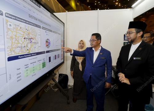 DATUK MUSTAPHA SAKMUD