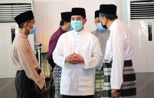 SOLAT JENAZAH AYAHANDA TENGKU PERMAISURI SELANGOR