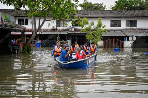 TINJAUAN BANJIR BUKIT KEMUNING SHAH ALAM