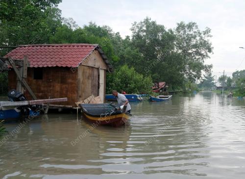FENOMENA AIR LAUT PASANG BESAR