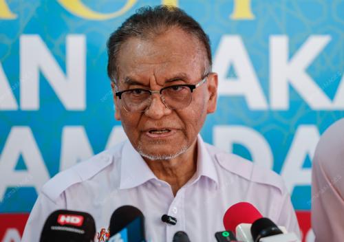 DATUK SERI DR DZULKEFLY AHMAD