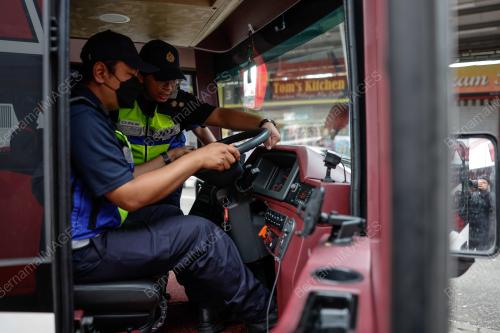 OPERASI PEMERIKSAAN BAS EKSPRES SEMPENA HARI RAYA AIDILFITRI