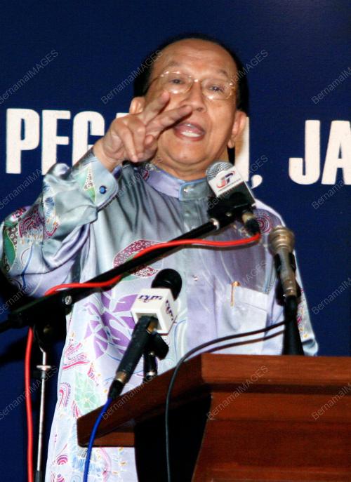 DR RAIS YATIM