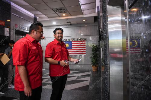 AKMAL ZAHIN ZAINAL ZAHIR