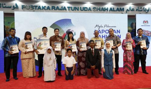 FADHLINA SIDEK