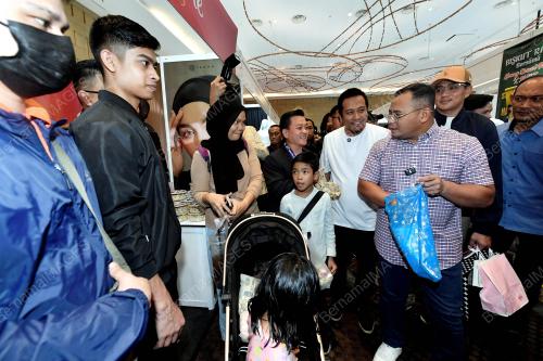 DATUK SERI AMIRUDIN SHARI