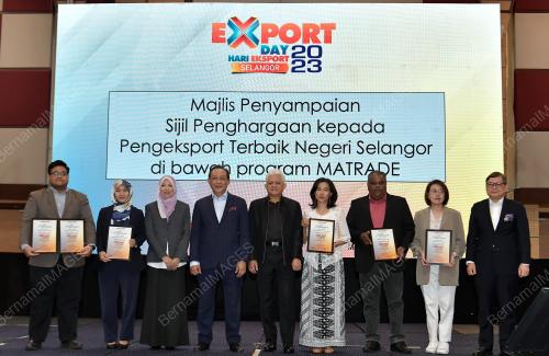 DATUK MOHD MUSTAFA ABDUL AZIZ