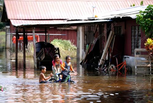 SG03_23112015_BANJIR