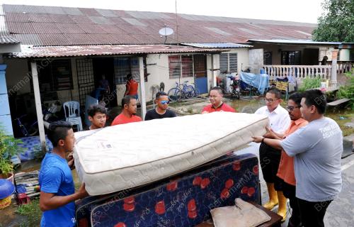 SG03_24112015_BANJIR