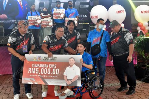 DATUK SERI AMIRUDIN SHARI