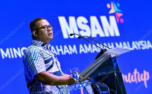 DATUK SERI AMIRUDIN SHARI