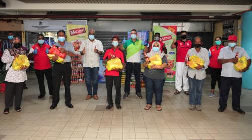 PENYERAHAN BANTUAN MAKANAN DAPUR MAHSURI KEPADA FOOD BANK