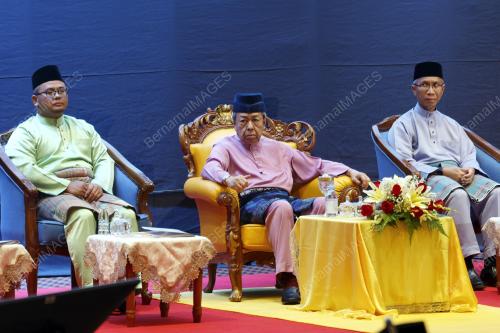 SULTAN SHARAFUDDIN IDRIS SHAH