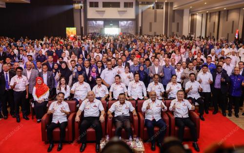 DATUK SERI AMIRUDIN SHARI