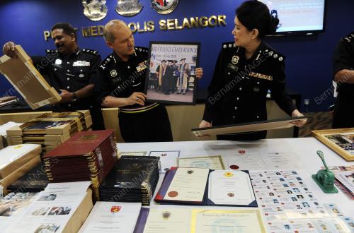 SG03_26072012_PC_POLIS