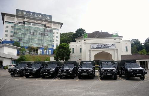 PENYERAHAN KENDERAAN PASUKAN TOYOTA HILUX GS CARGO