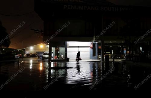 FENOMENA AIR LAUT PASANG BESAR
