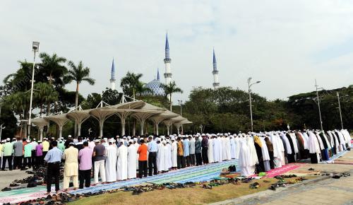 SG03_27022014_SOLAT_HUJAN