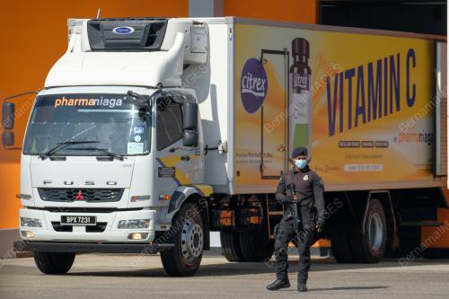 KETIBAAN VAKSIN SINOVAC DI KILANG PHARMANIAGA PUCHONG
