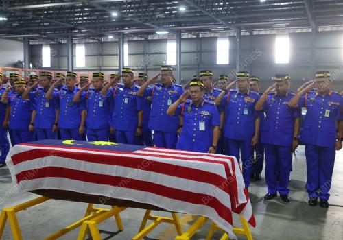 JENAZAH LEFTENAN KOLONEL AG ISKANDAR AMPUAN YAACUB