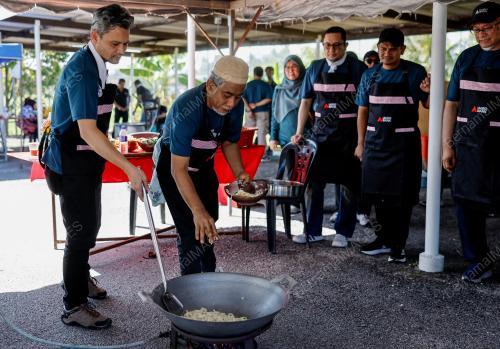 DATUK TENGKU AHMAD BADLI SHAH RAJA HUSSIN