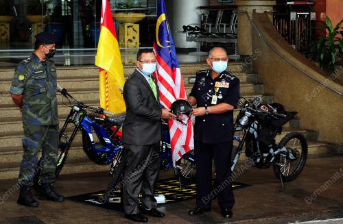 PENYERAHAN PEE, JET SKI DAN MOTOSIKAL ENDURANCE