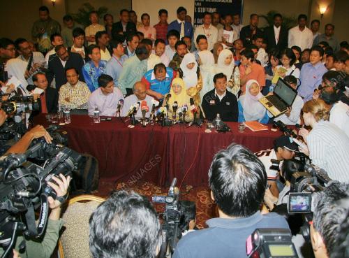 WAN AZIZAH