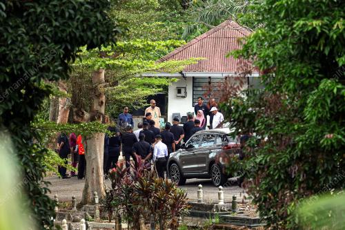 PENGGALIAN SEMULA KUBUR PALAPES SYAMSUL HARIS