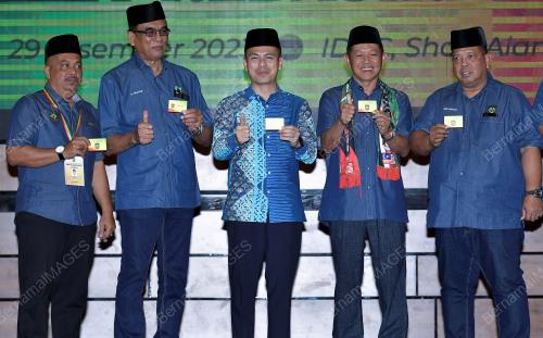 FAHMI FADZIL