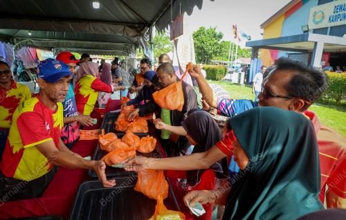 JUALAN MADANI KOPERASI DAN USAHAWAN (JMKU) SEMPENA AIDILFITRI
