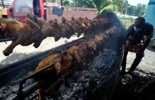 JUALAN AYAM GOLEK DALAM TALIAN KETIKA RAMADAN