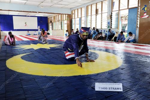 SG03_30082012_BENDERA_BESAR_1
