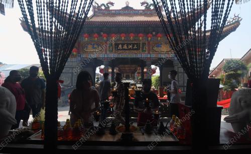 TINJAUAN MENJELANG PERAYAAN TAHUN BARU CINA 2022