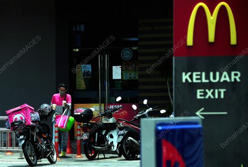 PERKHIDMATAN PENGHANTARAN MAKANAN (COVID-19)