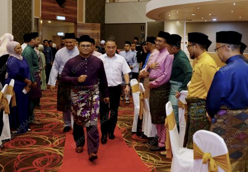DATUK SERI AMIRUDIN SHARI