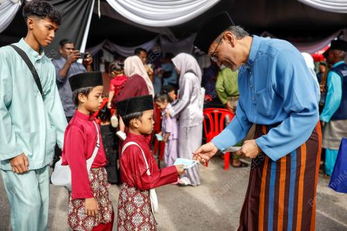 DATUK SERI DR DZULKEFLY AHMAD