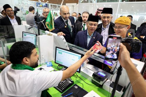 DATUK DR MOHD NA'IM MOKHTAR